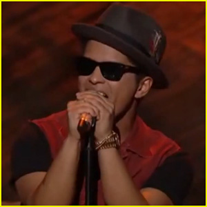 Bruno Mars: 'Lazy Song' Live on American Idol!