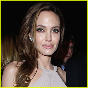 Angelina Jolie: Live Online Chat on Thursday! Angelina Jolie: Live 