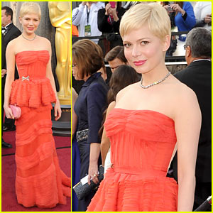 Michelle Williams - Oscars 2012 Red Carpet