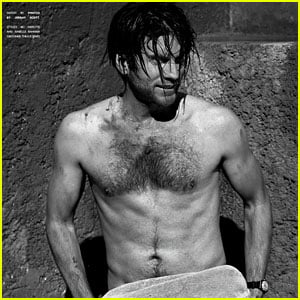 Wes Bentley: Shirtless for 'Flaunt' Feature!