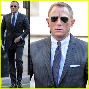 Daniel Craig: ‘Skyfall’ Set With Judi Dench! | Daniel Craig, Judi Dench ...