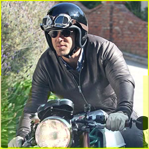 ryan reynolds bikes