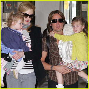 Nicole Kidman & Keith Urban: Flight with the Family! | Celebrity Babies