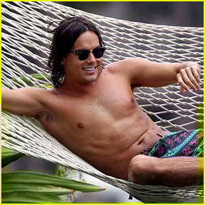 Pretty Little Liars’ Tyler Blackburn: Shirtless Hammock Hottie
