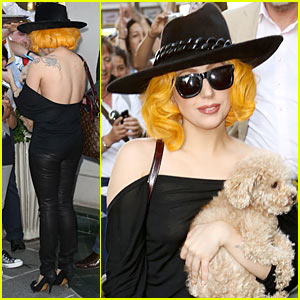 Lady Gaga: Vienna with Pet Pooch Fozzi!