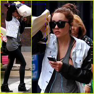 Amanda Bynes Hides Her Face in New York City | Amanda Bynes : Just Jared