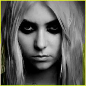 Taylor Momsen: Naked for ‘The Words’ Poetry Video | Taylor Momsen