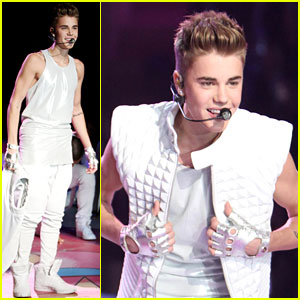 Justin Bieber: Victoria's Secret Fashion Show 2012 Performance!