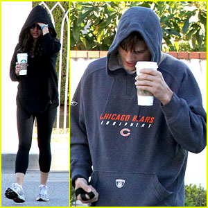 Mila Kunis & Ashton Kutcher: Doggy Duty Duo! Ashton Kutcher
