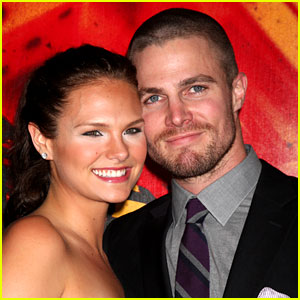 Stephen Amell: Married to Cassandra Jean! (Exclusive)