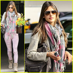 Alessandra Ambrosio: Brentwood Country Mart Beauty! | Alessandra