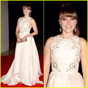 Sophia Bush – White House Correspondents’ Dinner 2013 Red Carpet | 2013