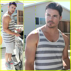 Josh Henderson: Malibu Beach House for Fourth of July!