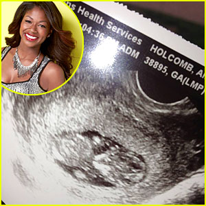 American Idol's Amber Holcomb: Pregnant with First Child!