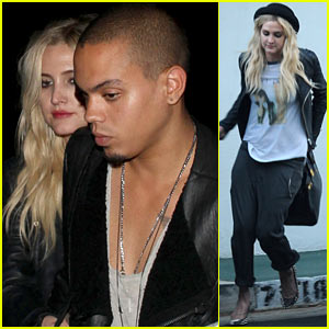 Ashlee Simpson & Evan Ross Dine Out After Meeting His Family