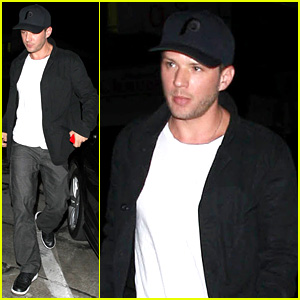 Ryan Phillippe’s Deleted Gay Kiss Scene from ’54′ Leaks Online! | Ryan