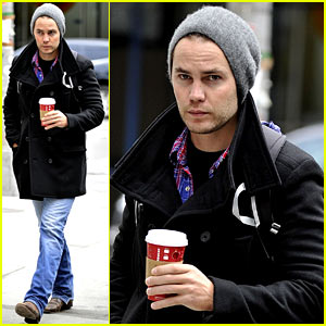 Taylor Kitsch: Bundled Up After Big Apple's First Snowfall!