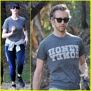Anne Hathaway: Jogging with Adam Shulman Before New Year!
