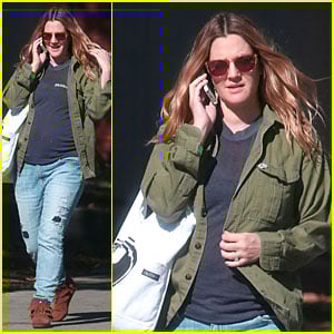 Drew Barrymore: Post Thanksgiving Yoga Session!