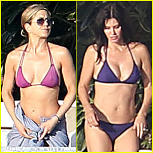 Jennifer Aniston & Courteney Cox: Bikini Babes in Cabo!