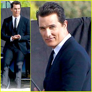 Matthew McConaughey: Beach Photo Shoot After Golden Globes Win!