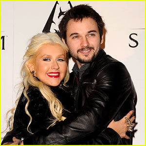 Christina Aguilera: Pregnant with Fiance Matthew Rutler’s Baby