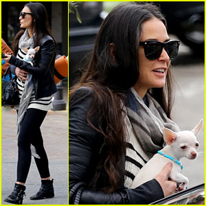 Demi Moore Takes Her Tiny Dog to Yoga Class