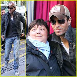 Enrique Iglesias Gives Fans A Chance to Win His 'I'm a Freak' Glasses!