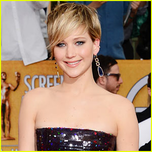 Jennifer Lawrence Presenting at Oscars 2014!