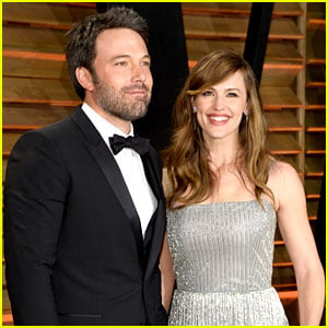 Ben Affleck Skips Oscars 2014, Attends Vanity Fair Party with Jennifer Garner!