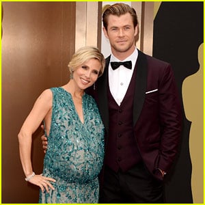 Chris Hemsworth’s Wife Elsa Pataky Flaunts Massive Baby Bump at Oscars