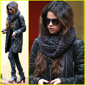 Selena Gomez Bundles Up on a Rare Rainy Day in Los Angeles