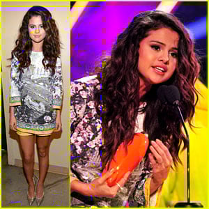 Selena Gomez WINS Favorite Female Singer at Kids' Choice Awards 2014!