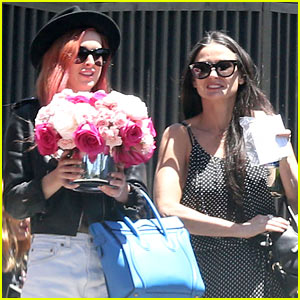 Rumer & Tallulah Willis Spend Mother's Day with Mom Demi Moore!