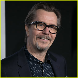 Gary Oldman Apologizes to Jewish Individuals After Controversial 'Playboy' Interview