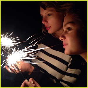 Taylor Swift Celebrates the Fourth of July with Lena Dunham & Jaime