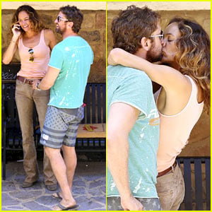 Gerard Butler Makes Out with His Mystery Gal Yet Again!