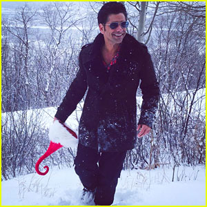 John Stamos Goes Undercover to Spread Holiday Cheer to Unsuspecting Shoppers - Watch Here!