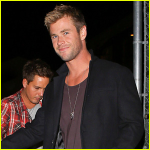 Chris Hemsworth Shows Off New Super Short Haircut!