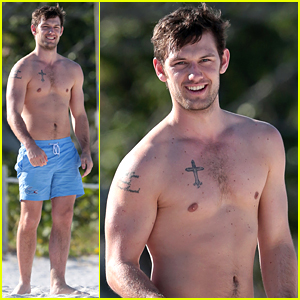 Alex Pettyfer Goes Shirtless Sexy for Miami Beach Day!