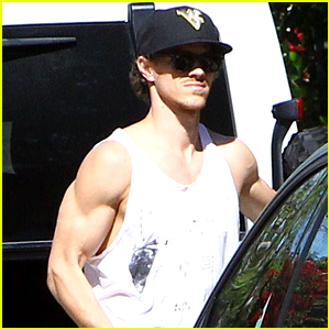 Naya Rivera’s Husband Ryan Dorsey Flaunts His Big Muscles | Ryan Dorsey