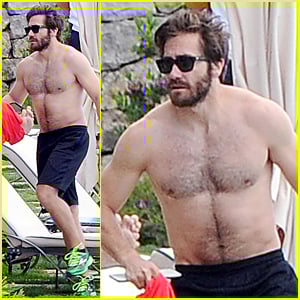 Jake Gyllenhaal Goes Shirtless During Italy Vacation With Greta Caruso