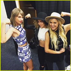 Taylor Swift Jams Out With Rachel Platten & Kelsea Ballerini Backstage in Pittsburgh!