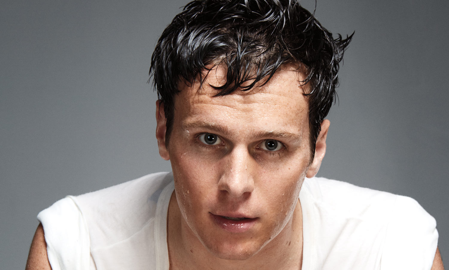 Jonathan Groff Calls Out Madonna for Texting at His Show | Jonathan
