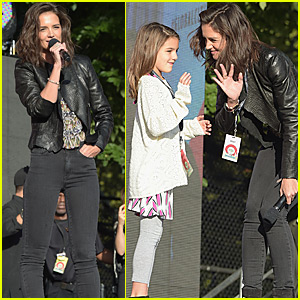 Katie Holmes Brings Daughter Suri Cruise to Global Citizen Festival 2015