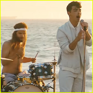 Joe Jonas Debuts DNCE's 'Cake By the Ocean' Video Directed by Gigi Hadid!