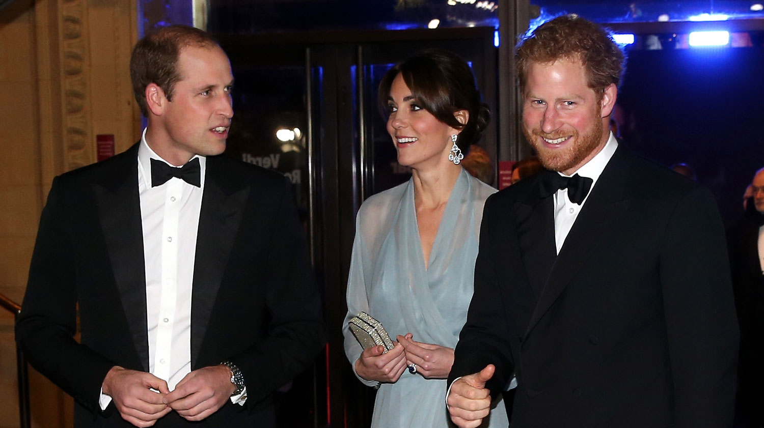 Kate Middleton & Prince William Glam Up for ‘Spectre’ Royal Premiere(01)