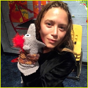 Mary-Kate Olsen Supports TV Dad Bob Saget at 'Hand to God' on Broadway!