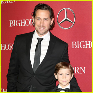Jacob Tremblay’s Hot Dad Was Trending at Golden Globes! | 2016 Golden