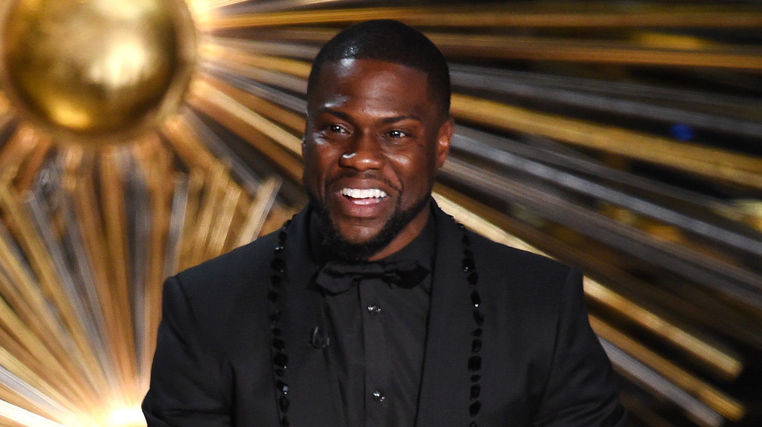 Kevin Hart Pays Tribute to Actors of Color at Oscars 2016 (Video